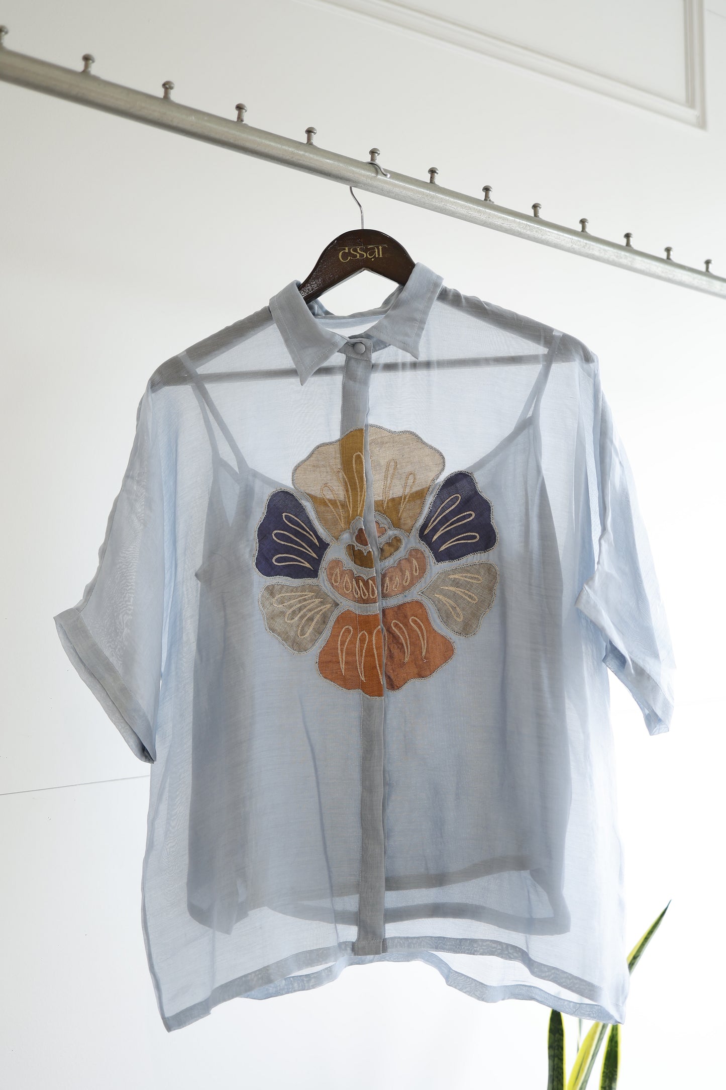 EEDA ROUND PATCH SHIRT - BLUE