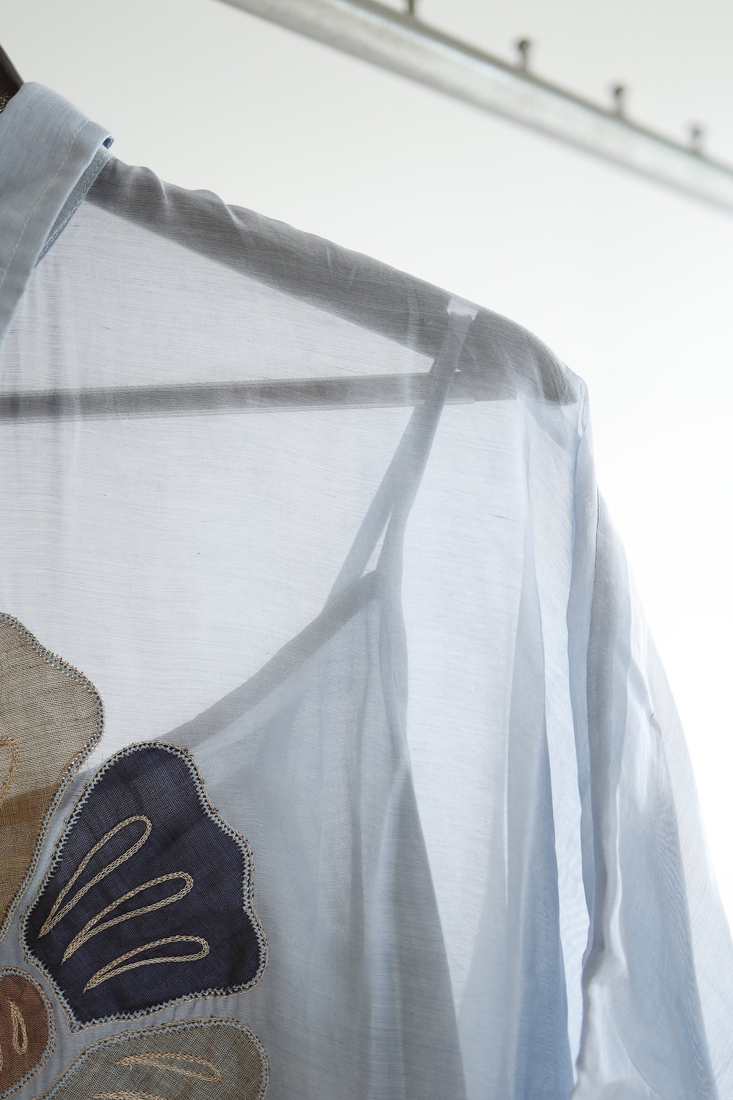 EEDA ROUND PATCH SHIRT - BLUE