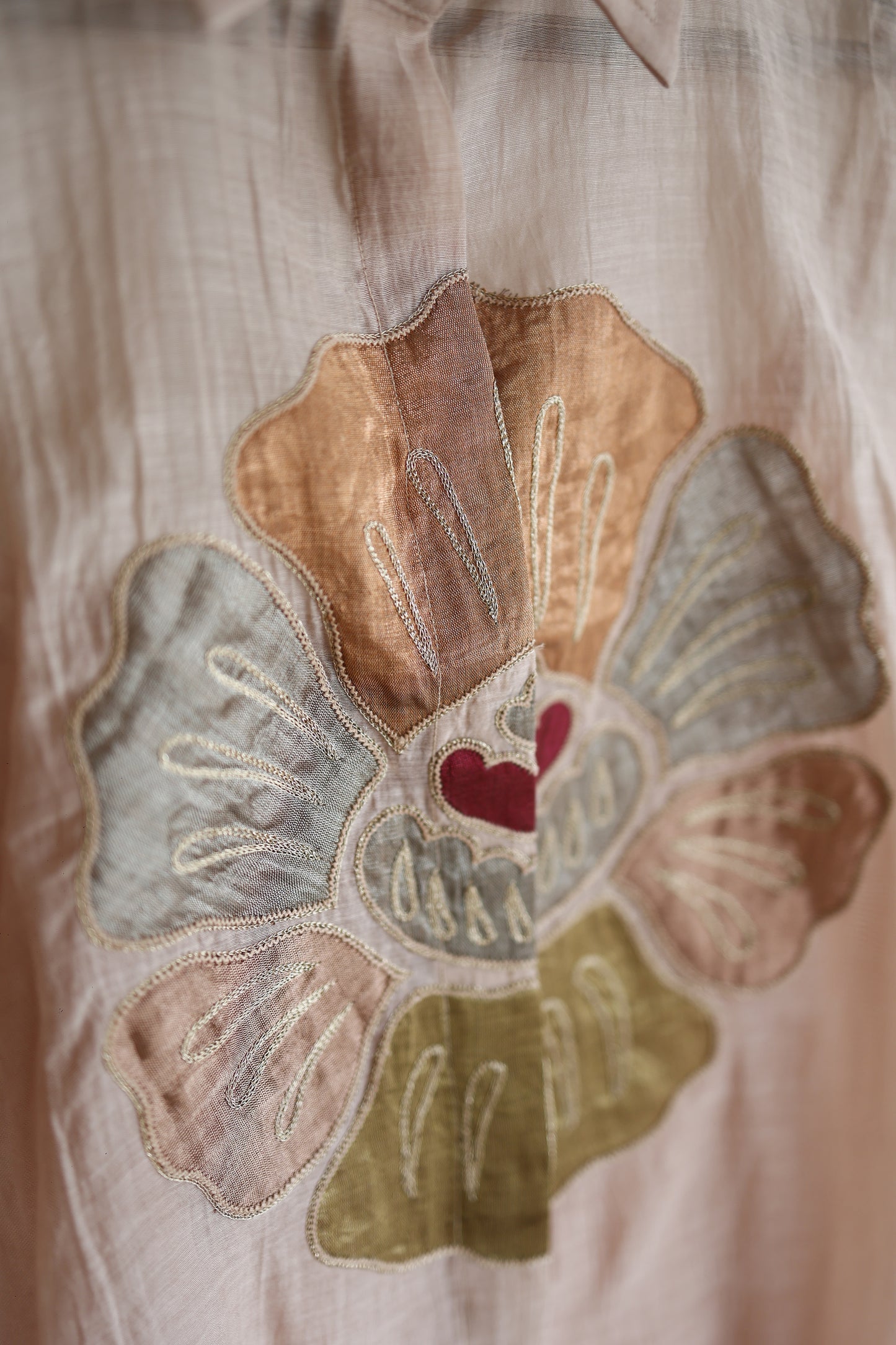 EEDA ROUND PATCH SHIRT - PEACH