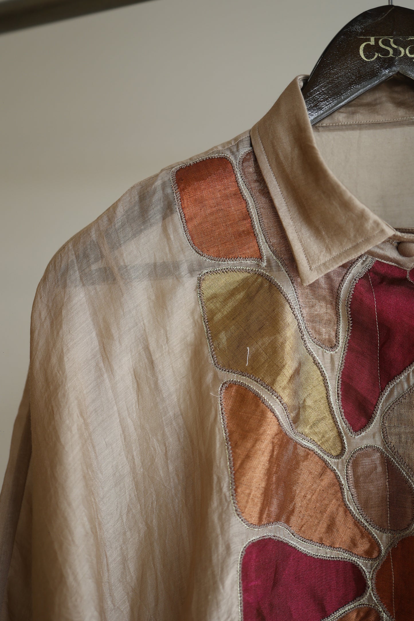 EEDA FULL PATCH SHIRT - BEIGE