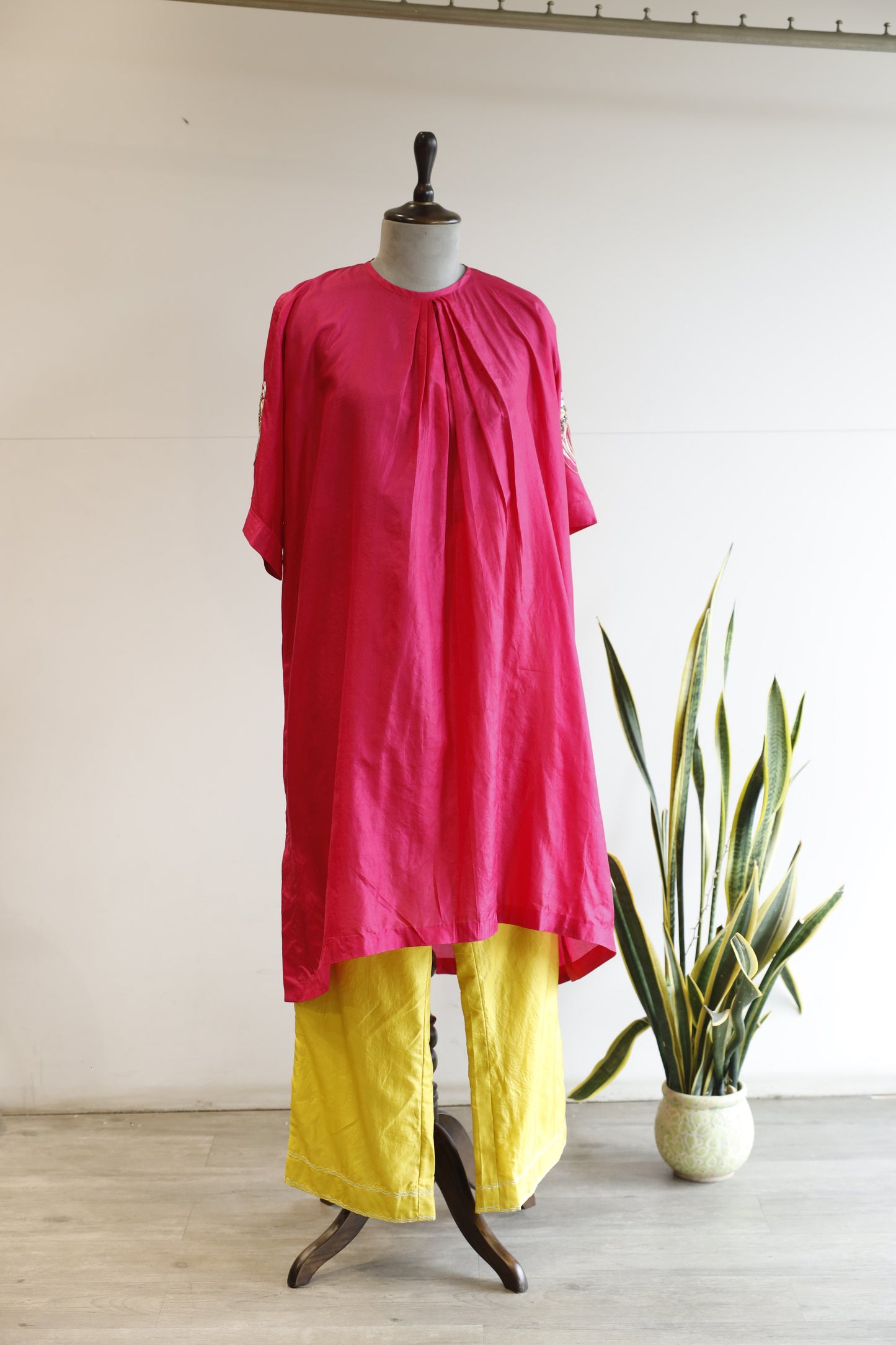 Aavya Silk Kurta with Pant - Pink