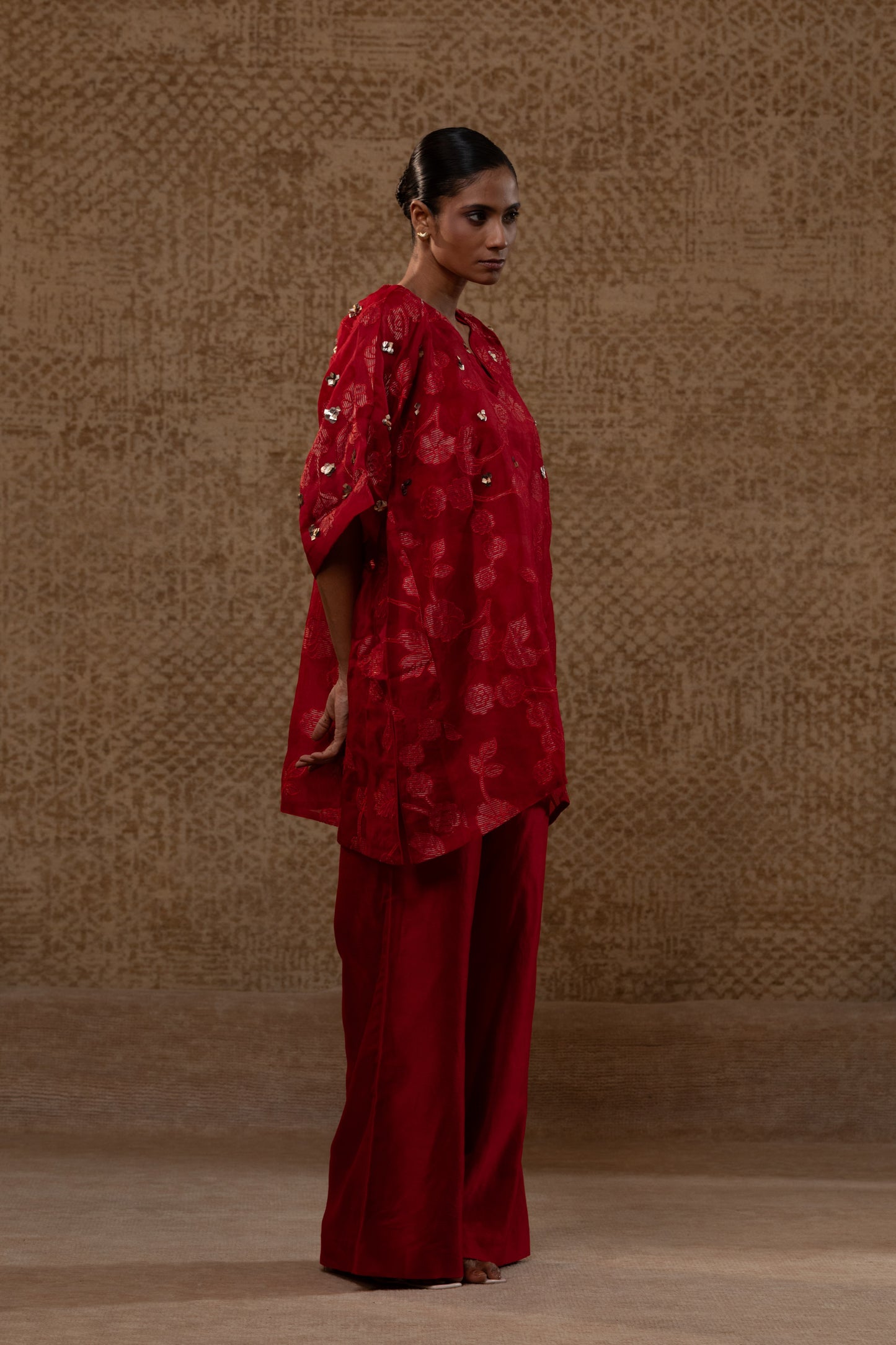 Taral Applique Kurta Set - Red