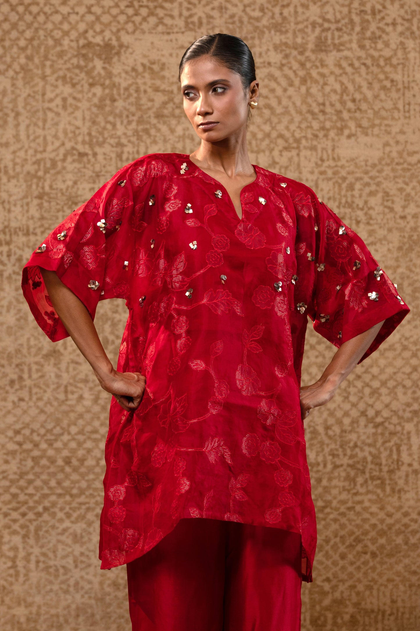Taral Applique Kurta Set - Red