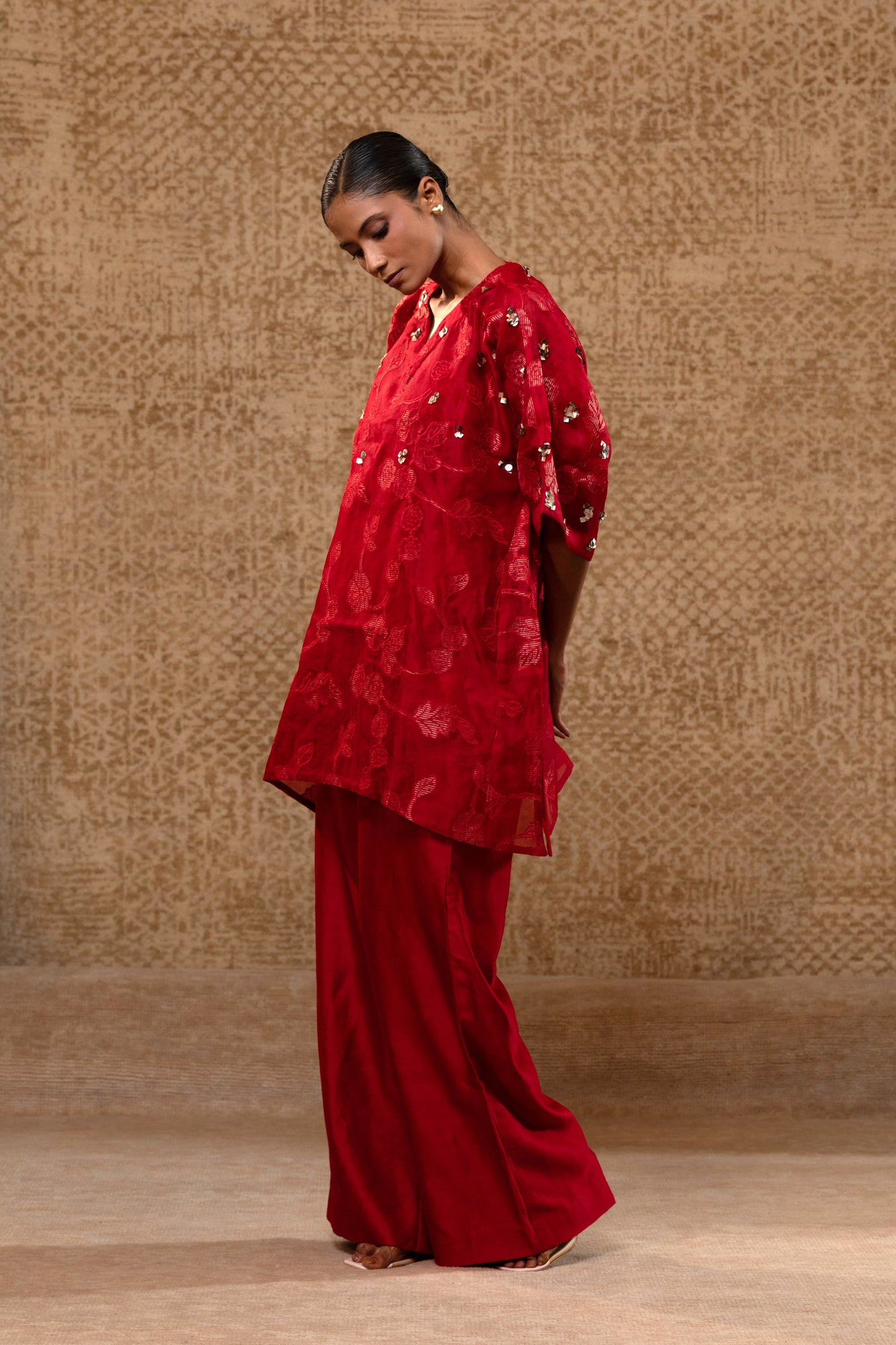 Taral Applique Kurta Set - Red