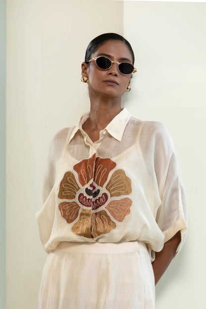 Eeda Round Patch Shirt - Off-White