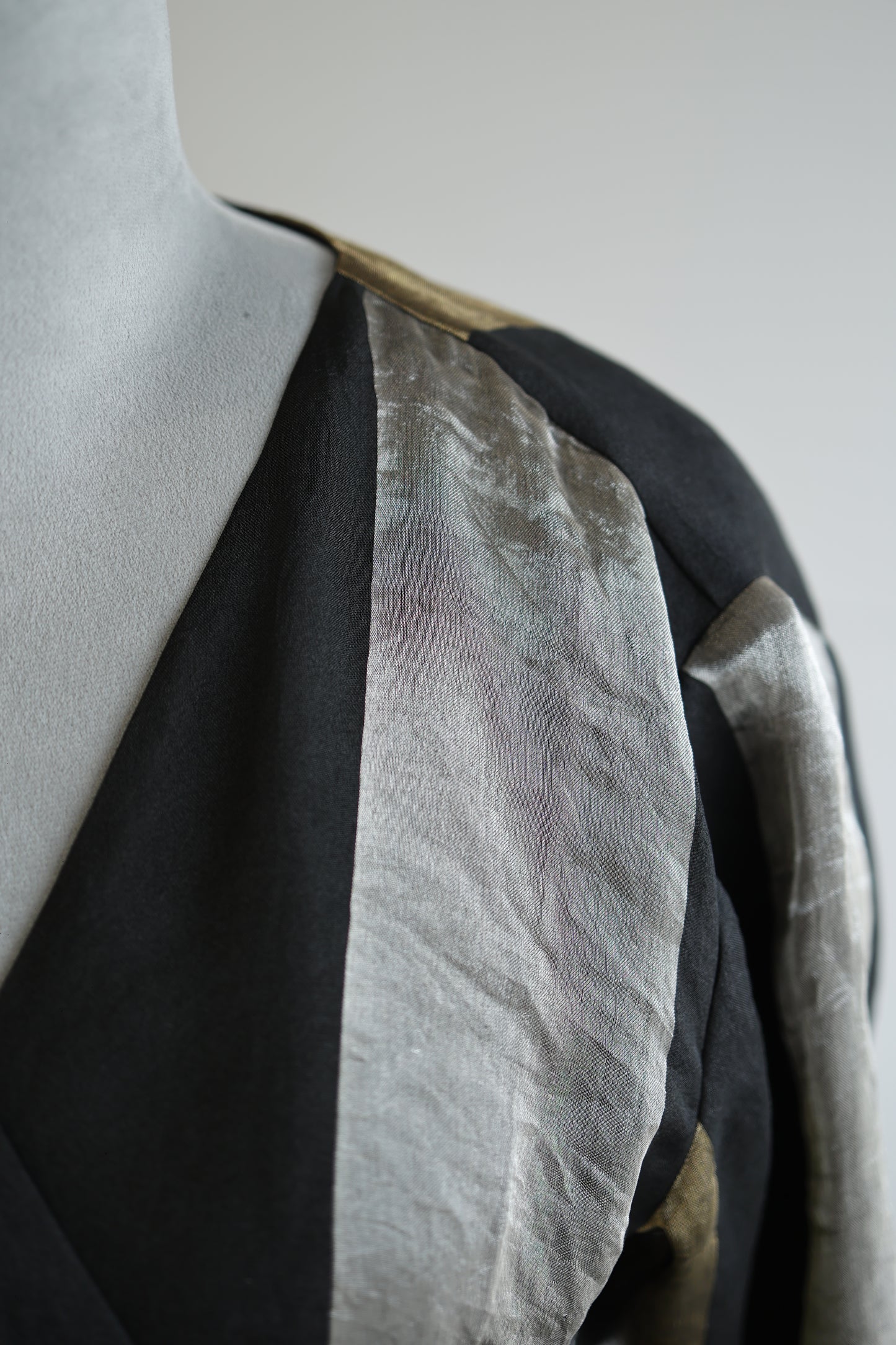 EEDA METALLIC STRIPE COORD SET - BLACK