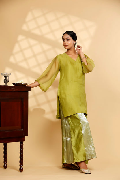 Sehej Green V-Neck Kurta Set