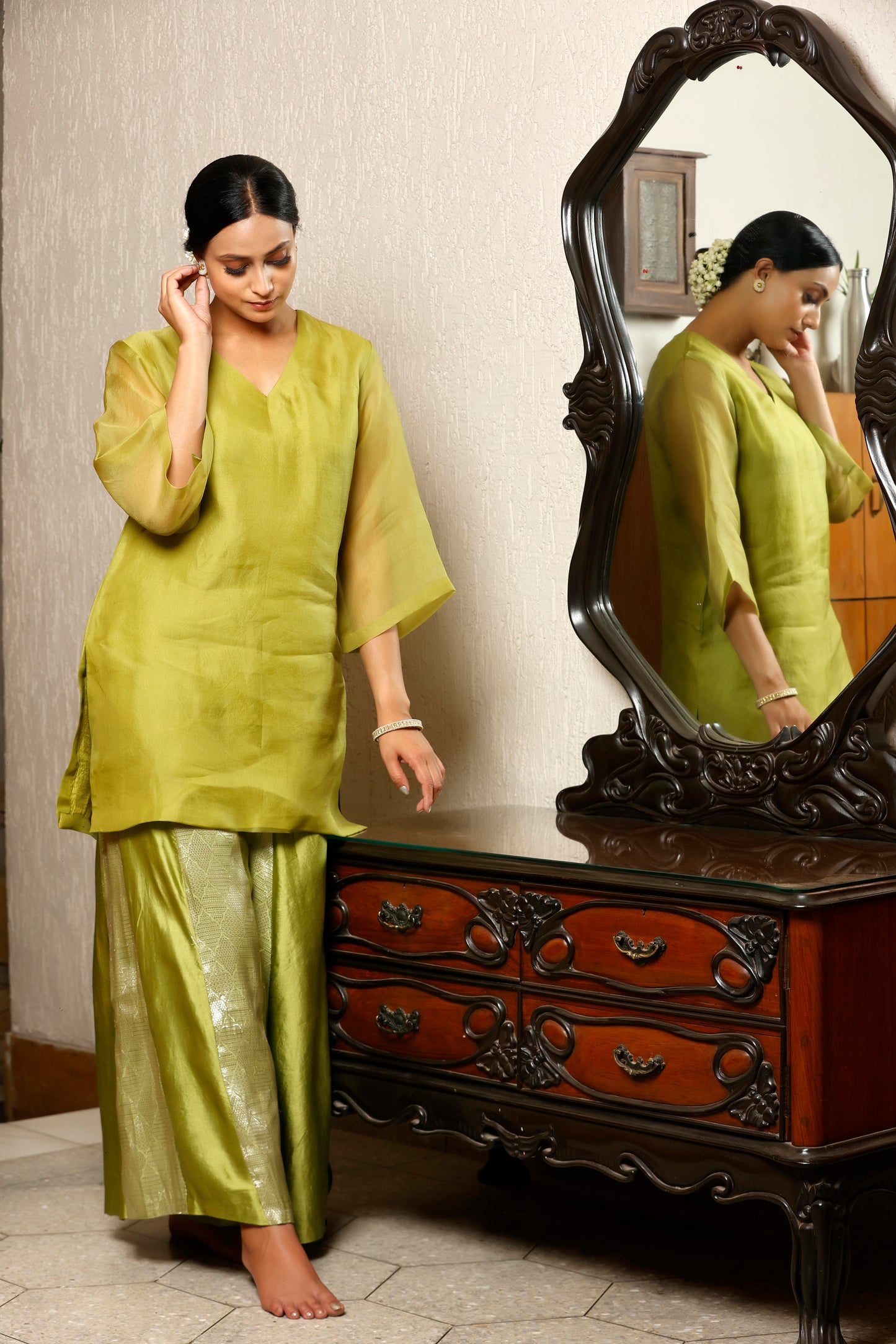 Sehej Green V-Neck Kurta Set