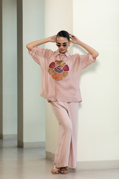 Eeda Round Patch Shirt - Pink