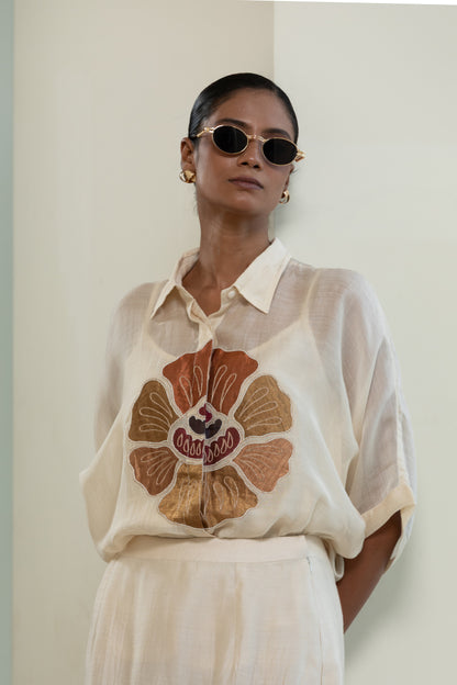 Eeda Round Patch Shirt - Off-White