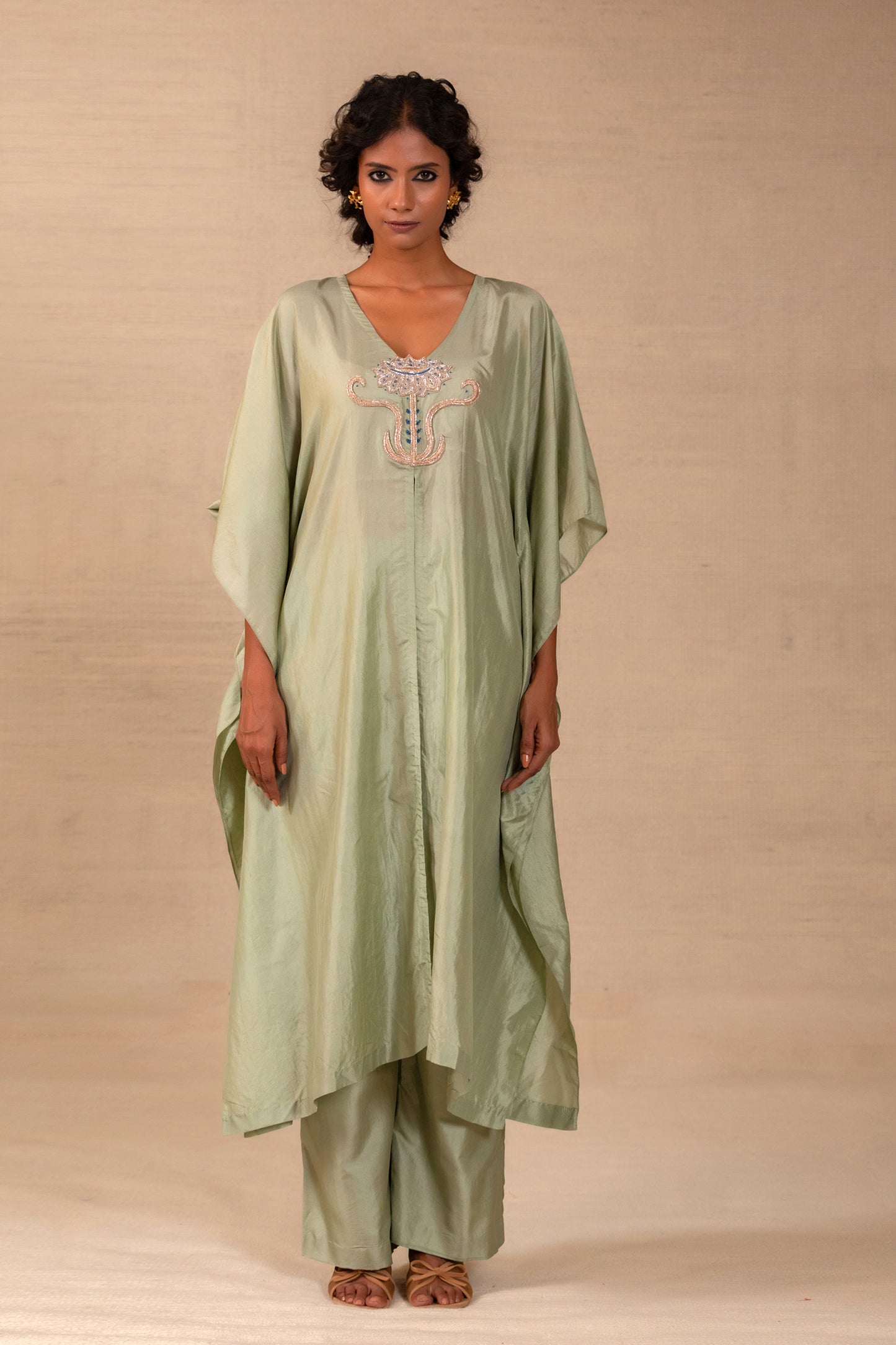Green pure silk kurta set with a flower motif at the neck and straight pants — Eeda Silsila
