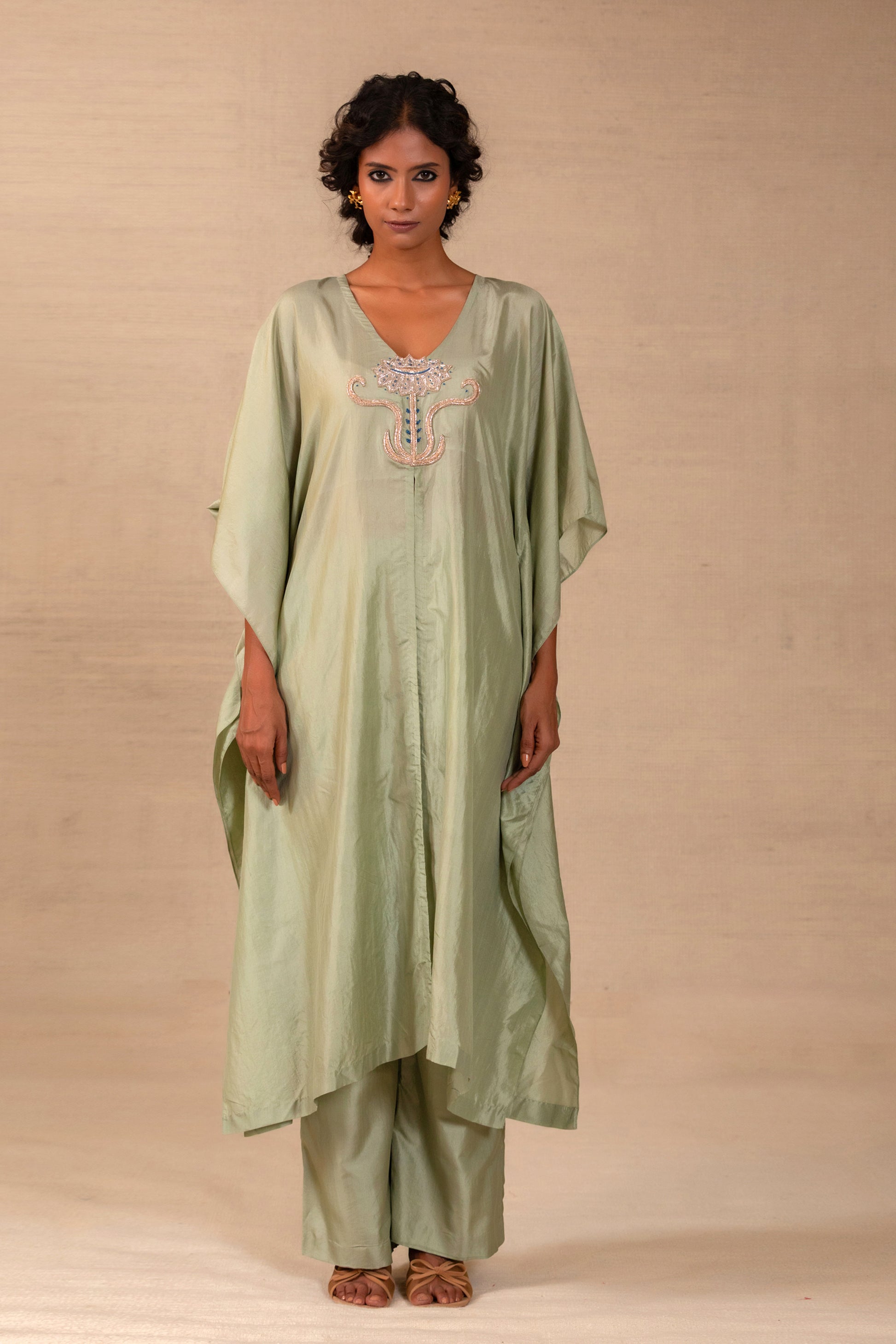 Green pure silk kurta set with a flower motif at the neck and straight pants — Eeda Silsila