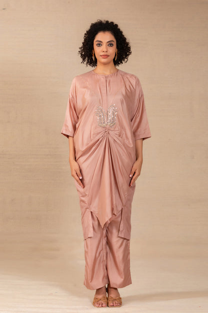  rose pure-silk Indo-western kurta set with paisley motifs and a high-low hem — Eeda Silsila