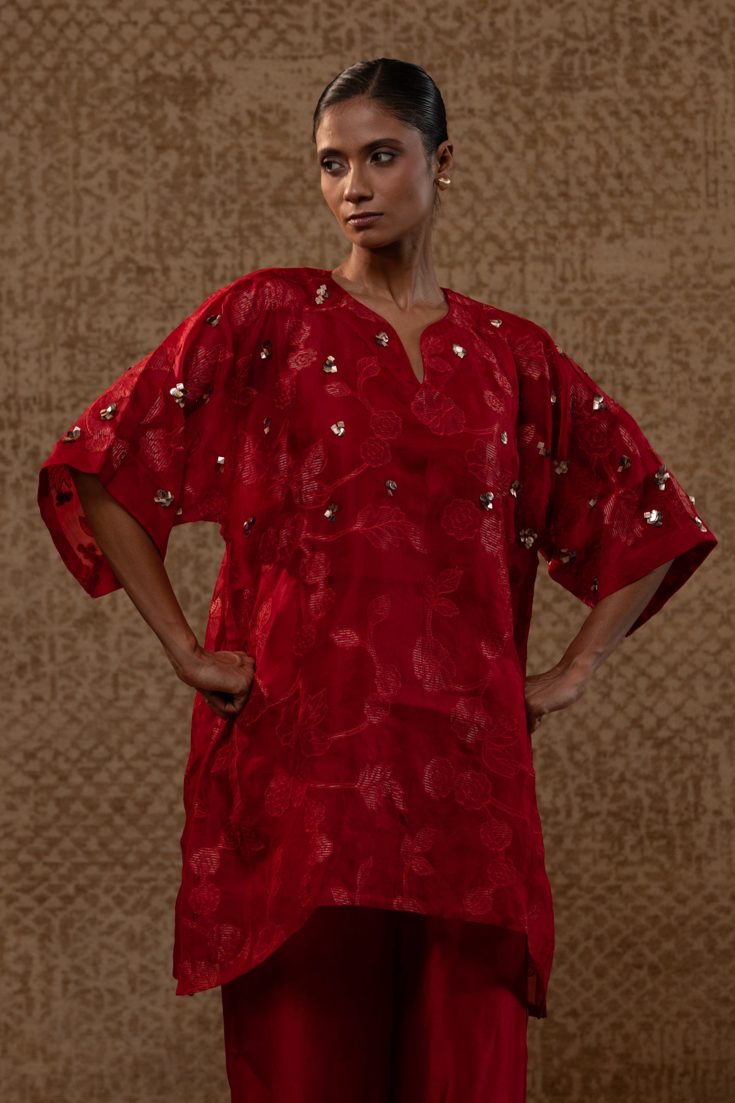 Taral Applique Kurta Set - Red