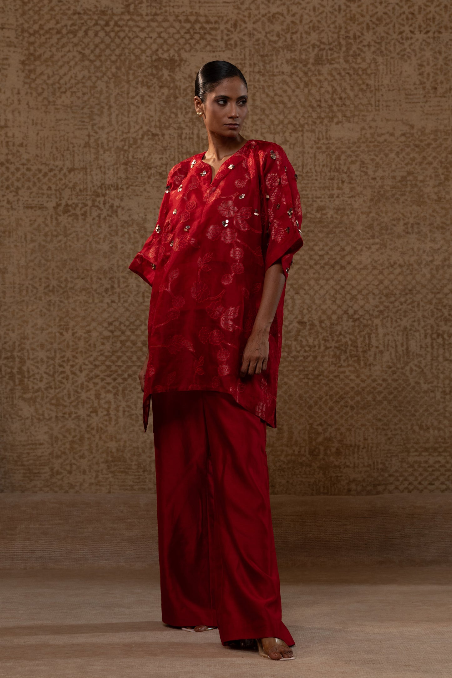 Taral Applique Kurta Set - Red